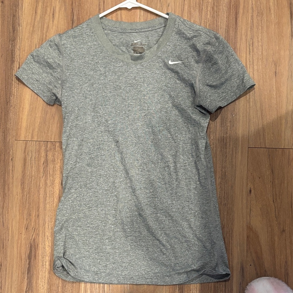 Nike Women's Heather Gray Short Sleeve Tee